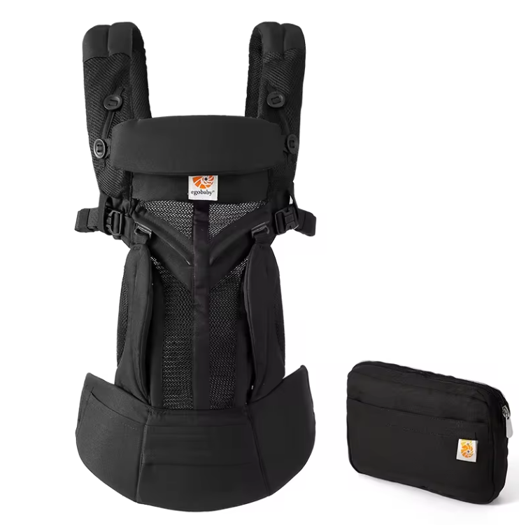 Porte-bébé ergonomique Belvio 360° en coton respirant, coloris noir, porté sur le dos